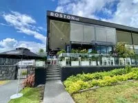 Boston Cafe Westgate Outside